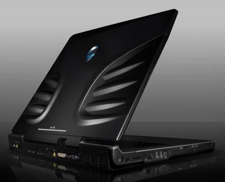 Alienware Area 51 M9750