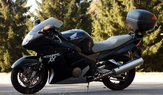 Honda CBR 1100 XX Blackbird 1