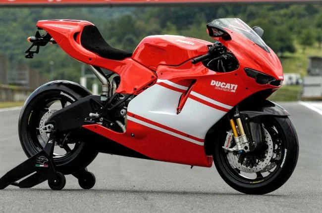 ducati-desmosedici-d16rr-ncr-m16