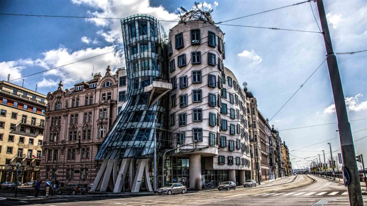 the-dancing-house