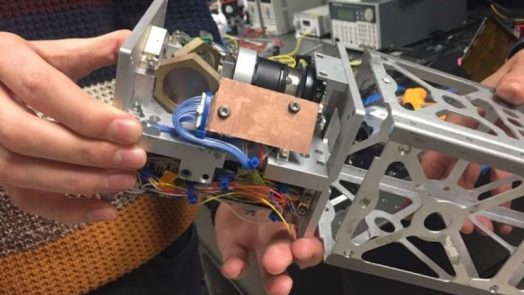 tiny satellites use lasers to send data at high rates