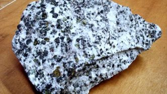 Carbonatite - types of rocks