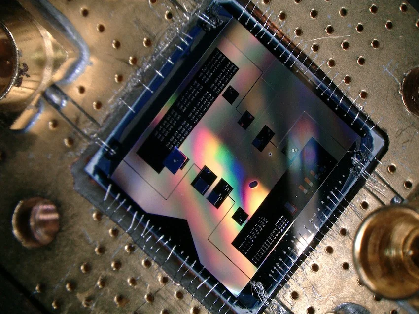 circuit detects weakest-radio-signals-quantum-mechanics