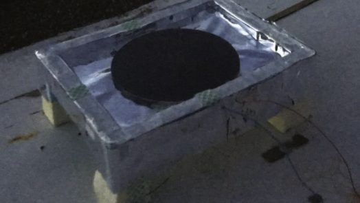 Device produce electricity from darkness