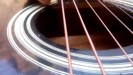 Nano-Electronic Circuit Vibrates