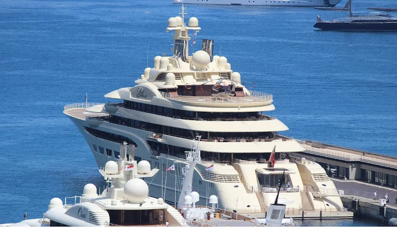 Dilbar yacht